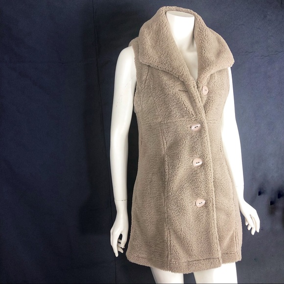 Anthropologie Jackets & Blazers - EUC-Dylan TrueGrit Anthropologie FauxFur Coat/Vest